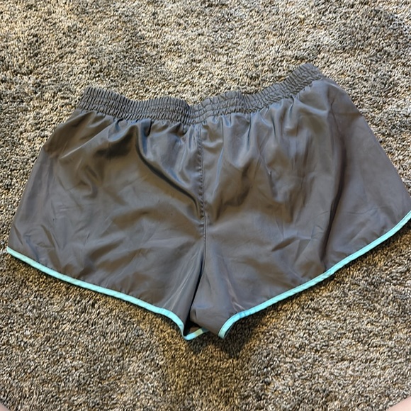 Lined athletic shorts - Picture 5 of 5